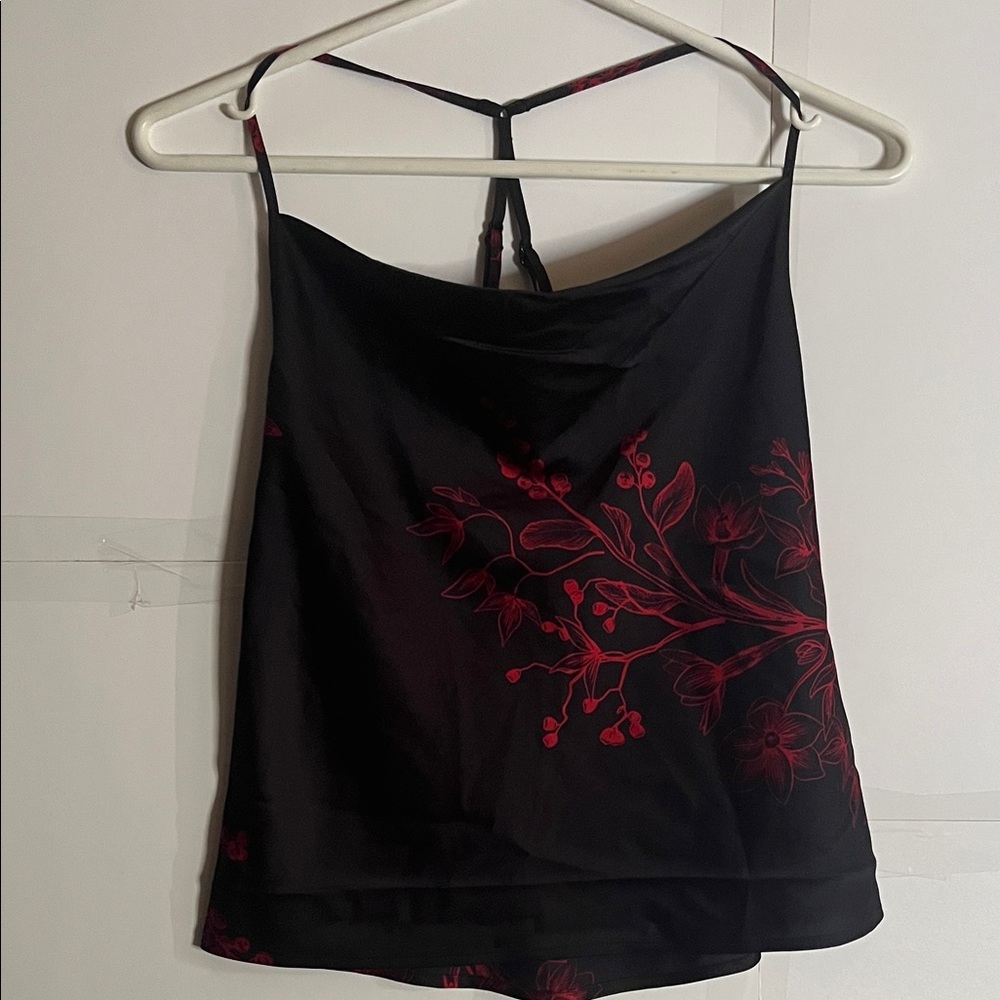 😄La Vie en Rose NWT black red print camisole Xs - Picture 1 of 4